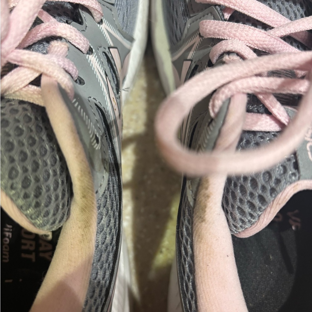ASICS Trainers - Picture 3 of 3